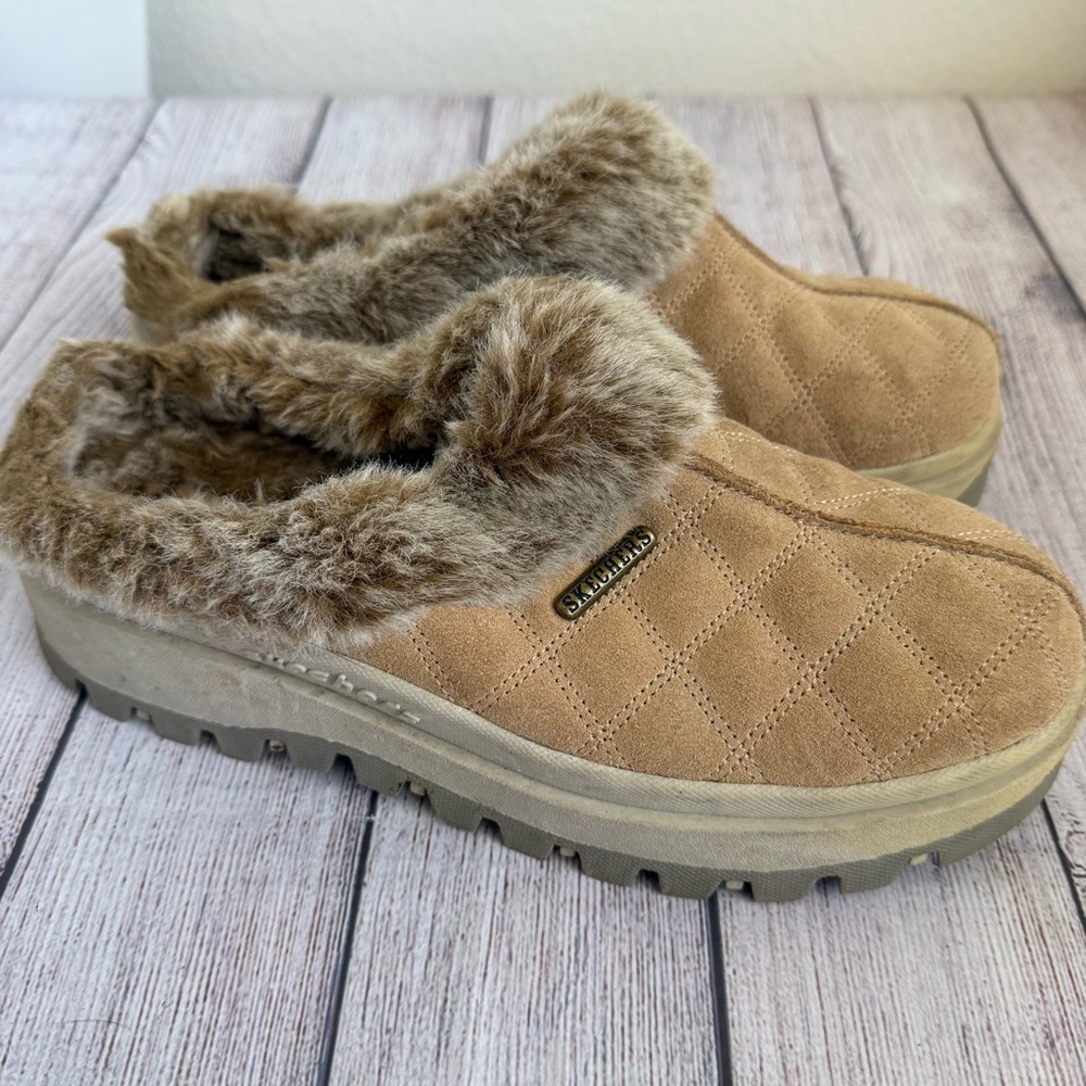 SKECHERS Shindigs Fortress Suede Tan Clogs 10